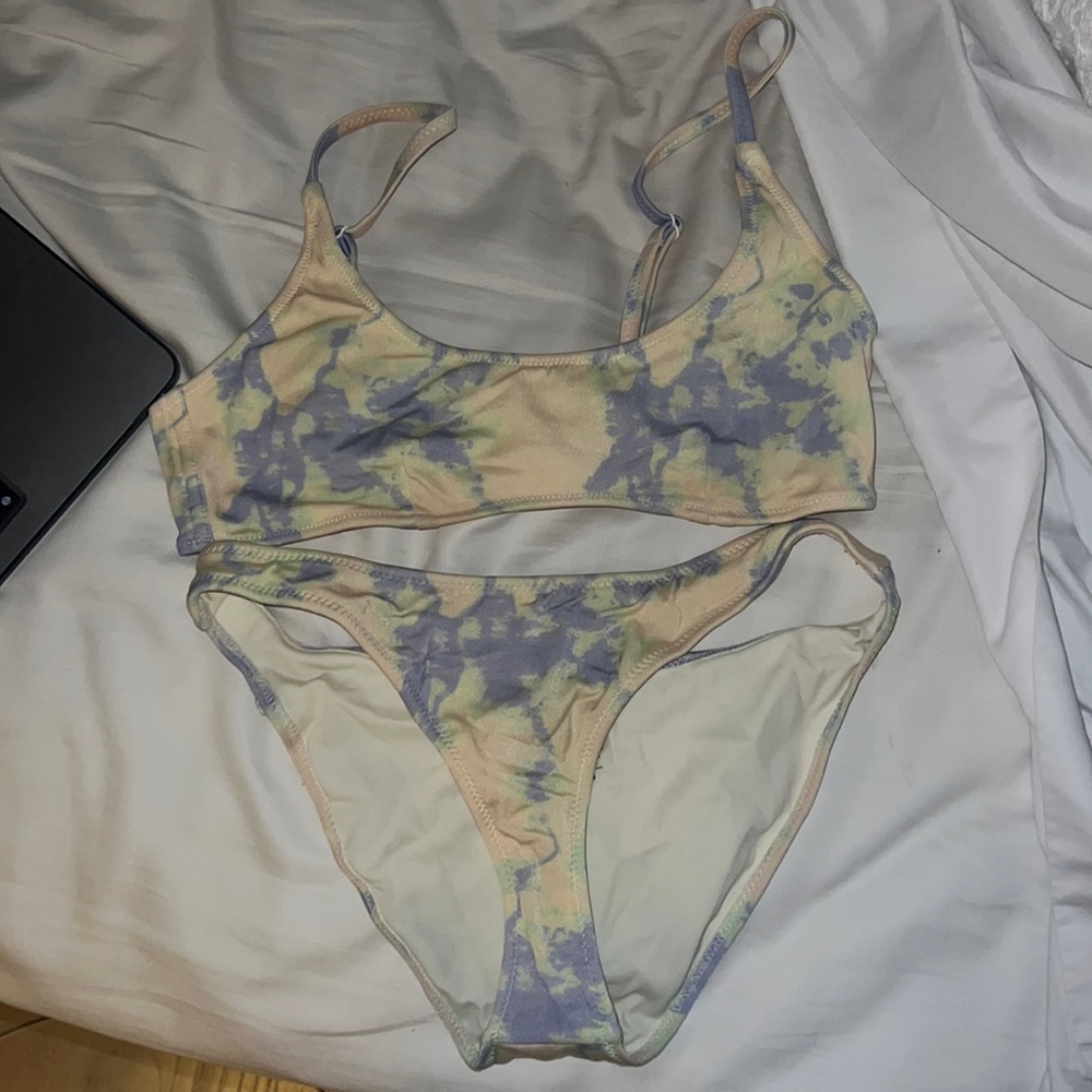 Triangl tie dye bikini